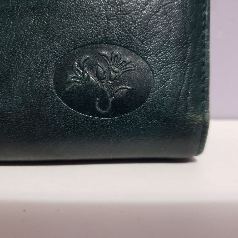 Buxton Genuine Leather Green Women's Zip Around Wallet 7"×4" - Picture 4 of 10